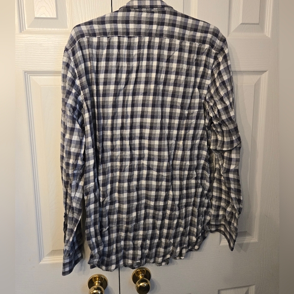 (L) Banana Republic Lightweight Flannel Shirt - Picture 2 of 4